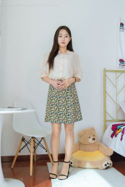 物恋传媒 No.2277 美兔 -三双高跟鞋、薄肉丝、裸足