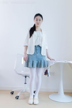 物恋传媒 No.2246 美兔 -皮鞋、厚白丝、皮筋绑脚老头乐挠脚剧情