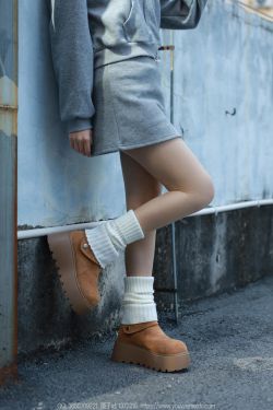 IESS异思趣向 – 模特： 美子 《堆堆袜（上）》