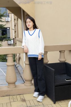 BoBoSocks袜啵啵 积分限定作品007 熊熊-运动鞋、白棉袜、裸足 BoBoSocks袜啵啵 积分限定作品007 熊熊-运动鞋、白棉袜、裸足