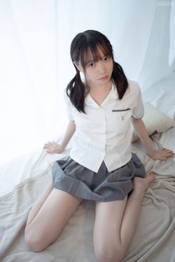 [森萝财团] JKFUN-047 Aika JK裸足