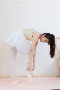 物恋传媒 No.2307 泡泡 – 芭蕾鞋、厚白丝、芭蕾动作、皮筋绑脚剧情 物恋传媒 No.2307 泡泡 – 芭蕾鞋、厚白丝、芭蕾动作、皮筋绑脚剧情