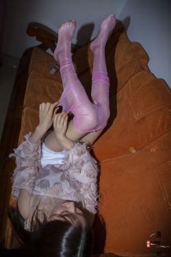 GIRLISS丽丝映像甄选 – 粉色夜爱