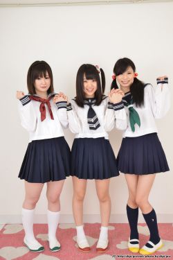 夏乃ひまわり+ 一乃瀬るりあ+瀬戸愛莉 tsu∞na∞gu Set02 [LovePop]