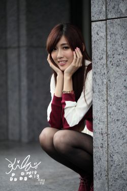 Kila晶晶/廖挺伶《2套黑丝街拍图片》 Kila晶晶/廖挺伶《2套黑丝街拍图片》