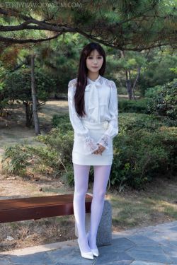 物恋传媒 No.2271 泡泡 -高跟鞋、厚白丝、户外