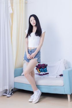 物恋传媒 No.2279 小竹 – 帆布鞋、白短棉袜