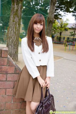 小日向結衣《グラビア界☆期待の新星が制服美女天に登場》 [DGC]