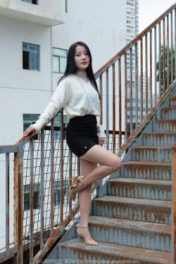 IESS异思趣向 – 模特： 婉萍 《酒杯美腿》