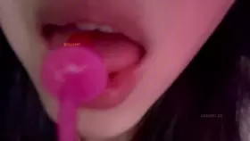 小妮困困_酸奶_棒棒糖_奶糖拉丝_11min