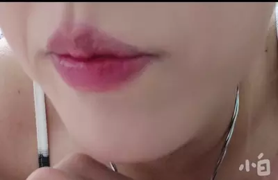 白喵助眠ken麦吃软糖 白喵助眠ken麦吃软糖