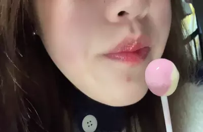 只有一个双下巴_草莓棒棒糖