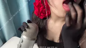 小如快醒醒_小鹿大困包_舔hei丝手指_撸麦vv