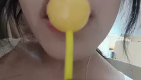 白喵_棒棒糖舔舐舔屏 白喵_棒棒糖舔舐舔屏