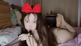 YiDan的窝窝_丁字裤内衣套装_躺床给你口腔音_10月限定