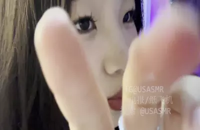 楠楠nn是个胆小鬼_舔耳合集30V_舔手指_一点近距离舔屏