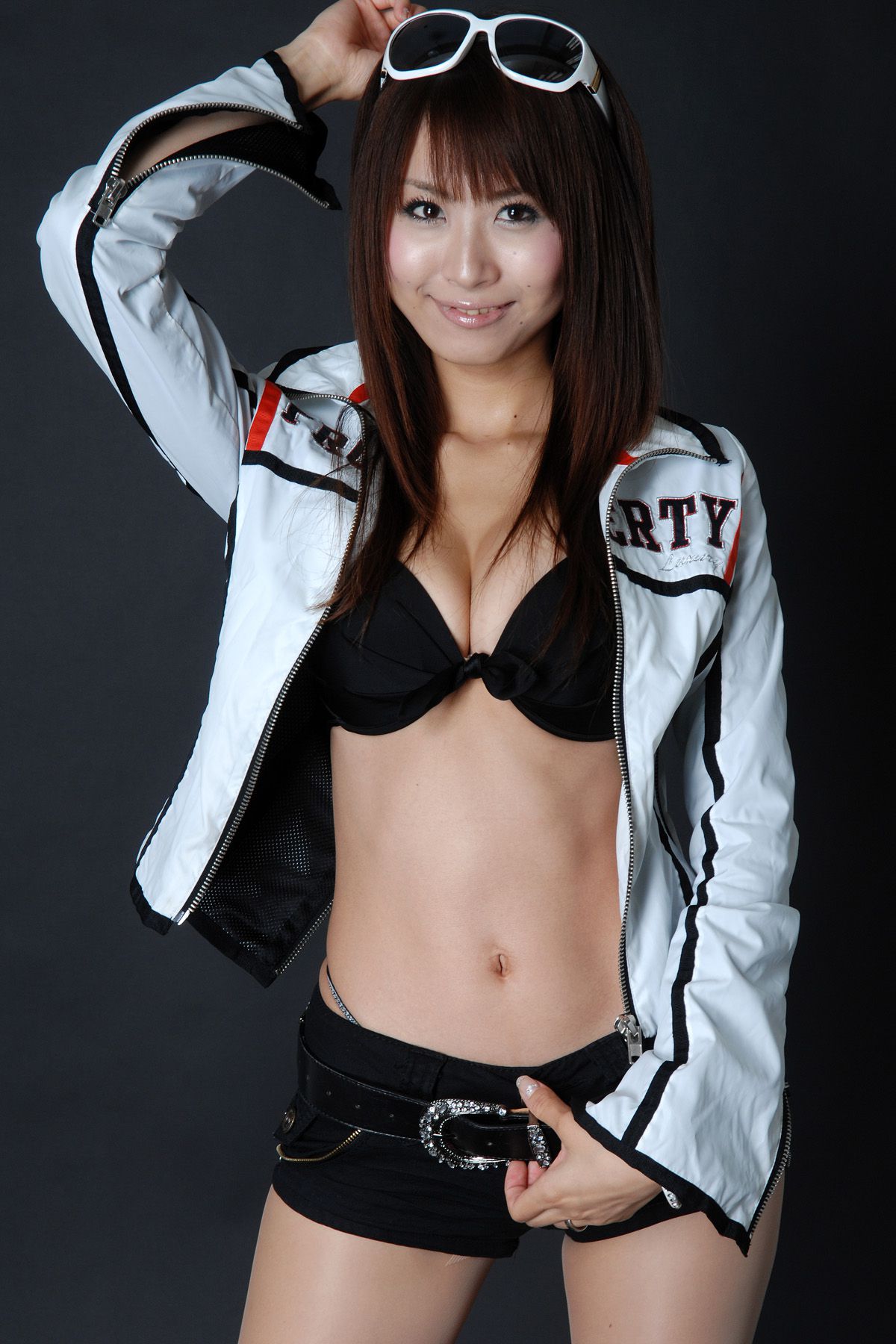 [BWH] HRQ0093 我妻さおり《赛车女郎装+性感高叉》_第5张