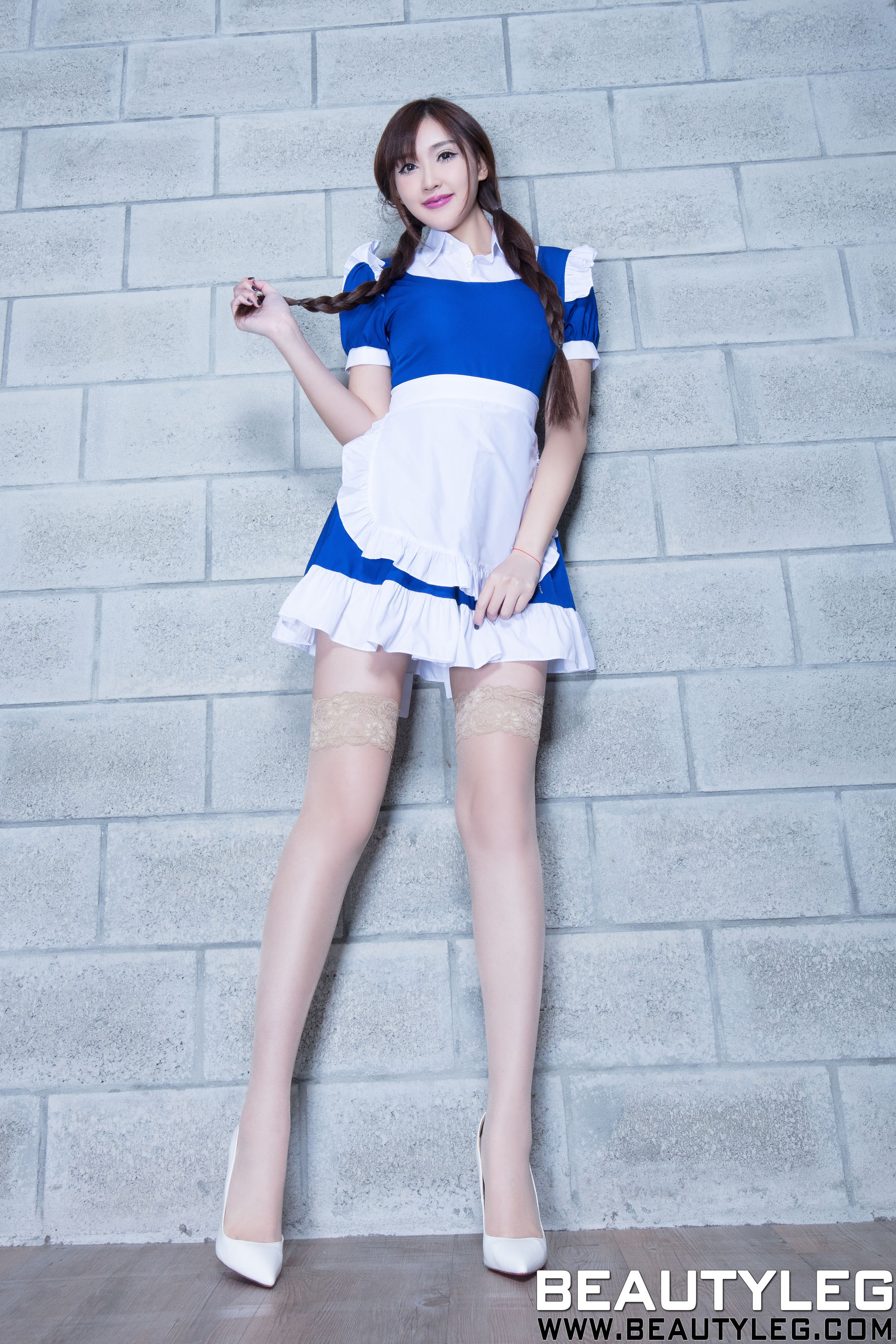 任育萱Vanessa《肉丝袜美腿+无丝美腿》 [Beautyleg] No.1609_第2张