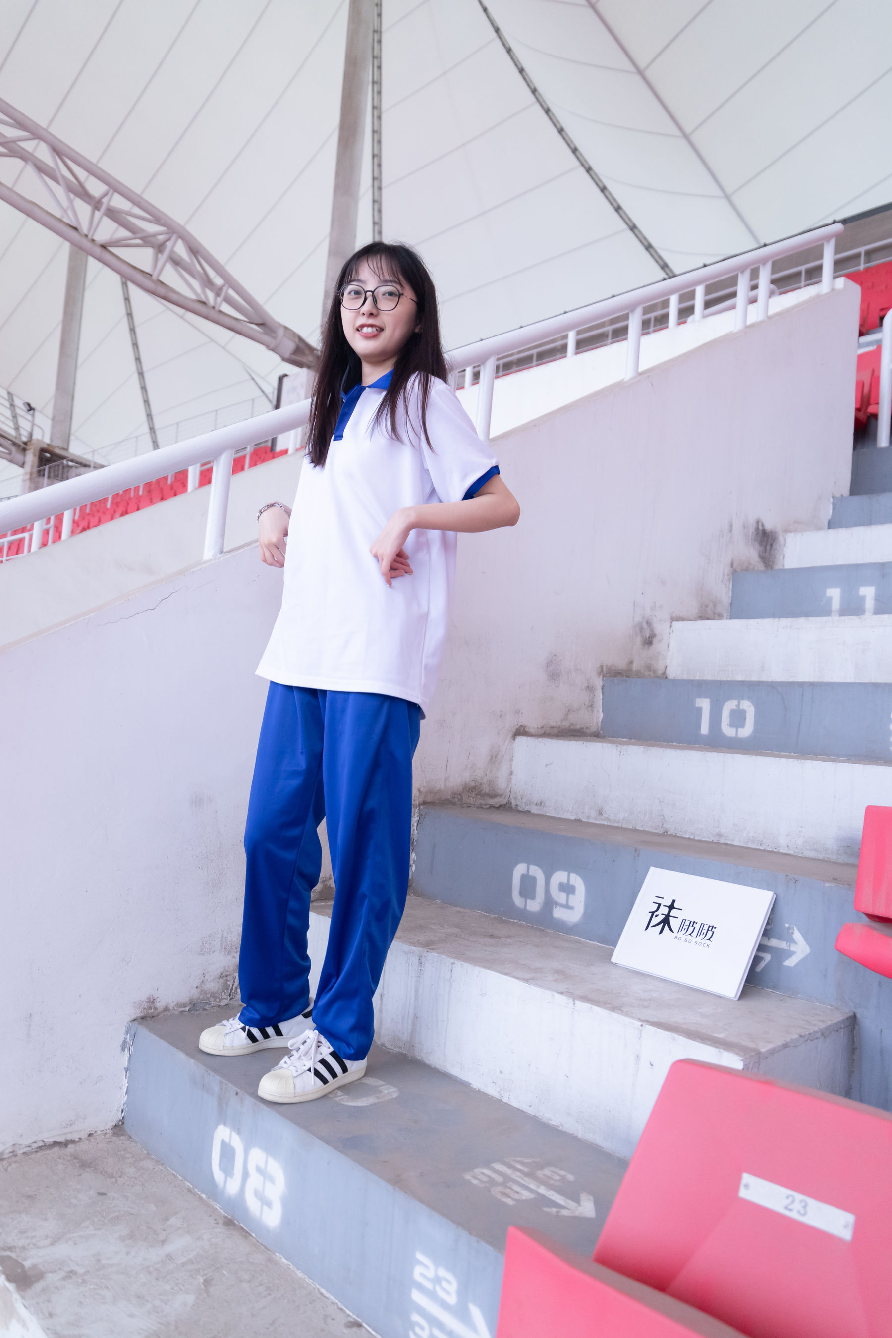 BoBoSocks袜啵啵 No.002 稚予-校服、贝壳头、白棉袜、裸足_第3张