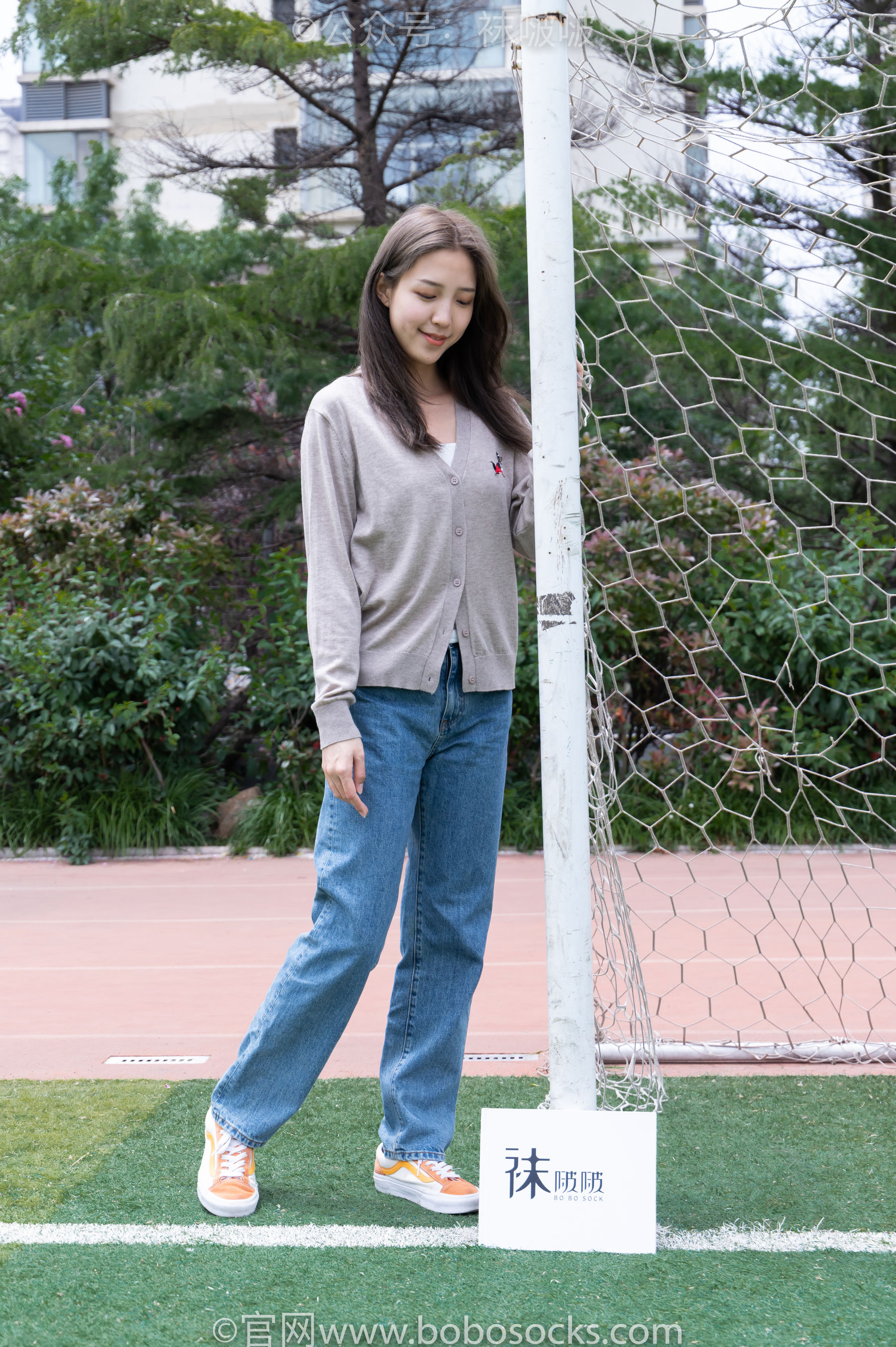 BoBoSocks袜啵啵 No.004 泡芙-vans帆布鞋、白棉袜、裸足_第2张