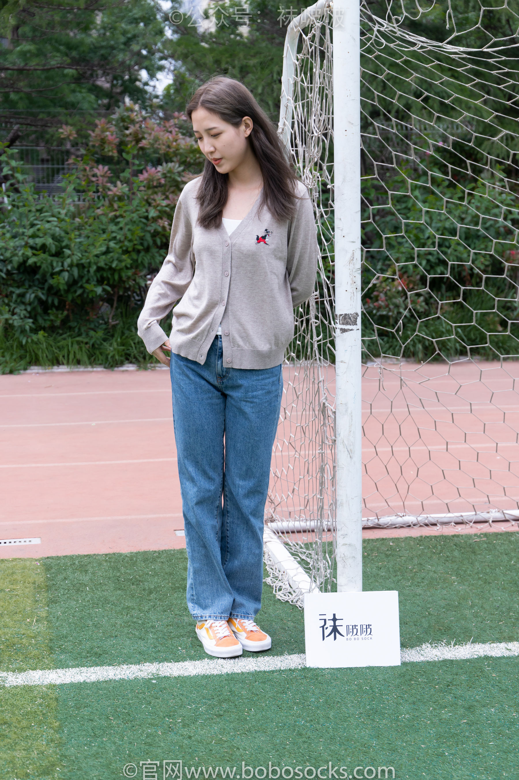 BoBoSocks袜啵啵 No.004 泡芙-vans帆布鞋、白棉袜、裸足_第3张