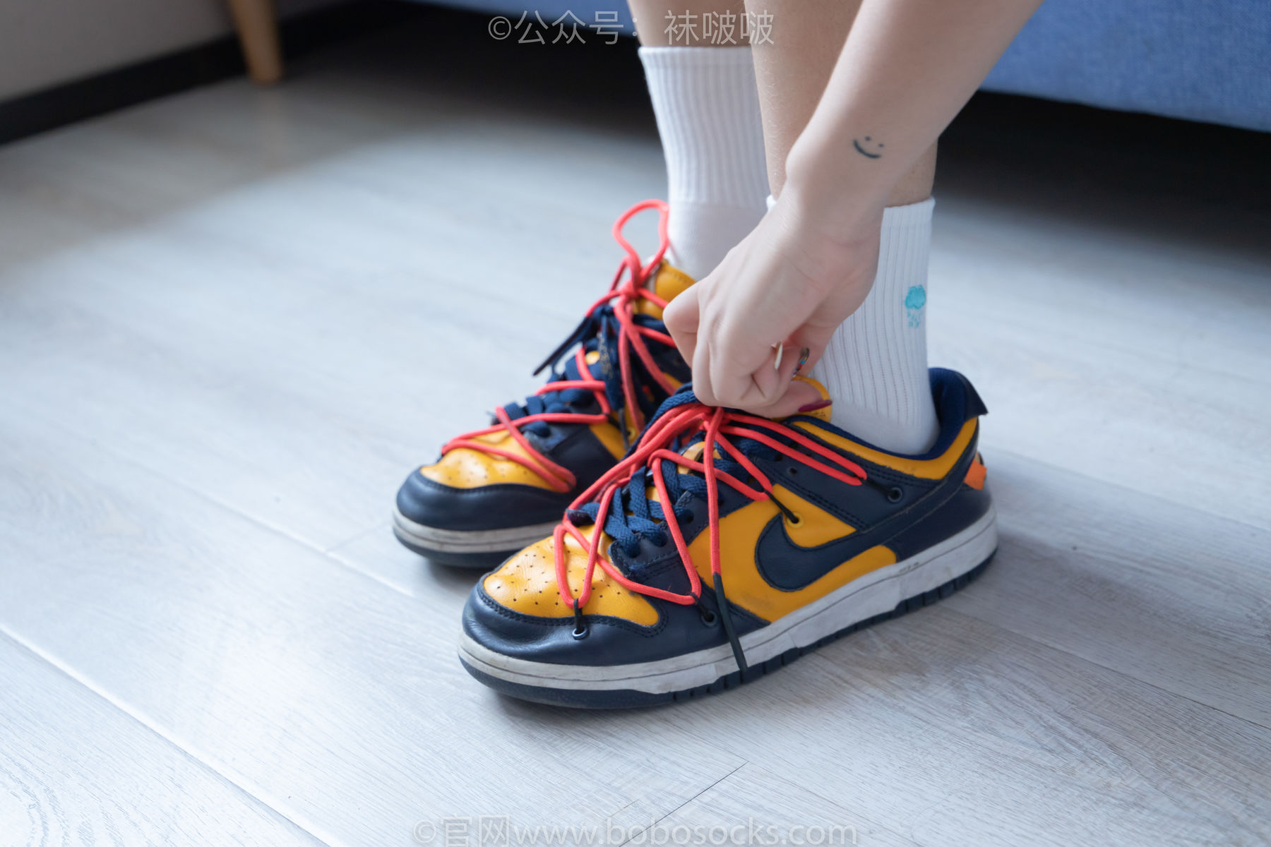 BoBoSocks袜啵啵 No.009 果冻-耐克板鞋、白棉袜、裸足_第3张
