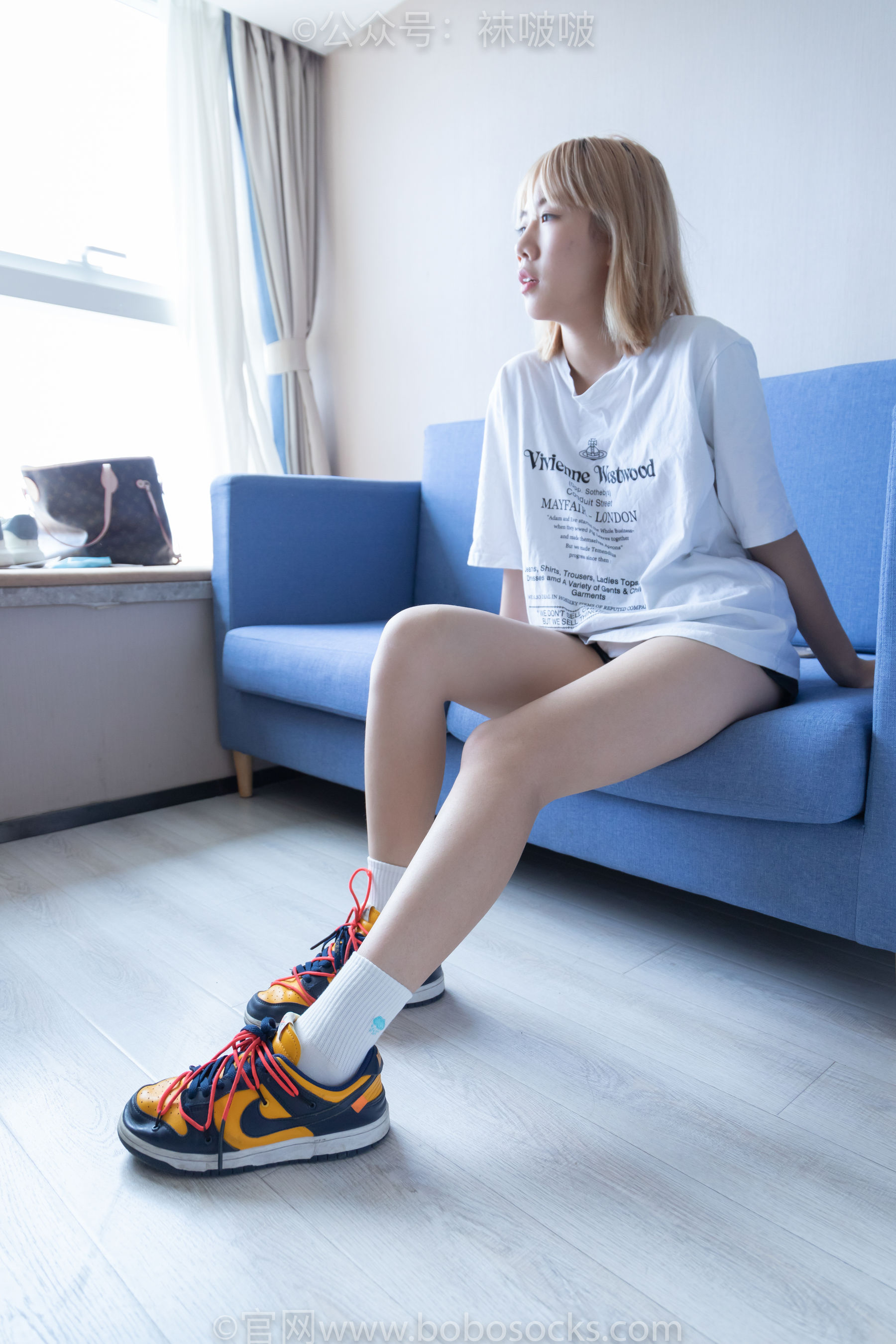 BoBoSocks袜啵啵 No.009 果冻-耐克板鞋、白棉袜、裸足_第4张