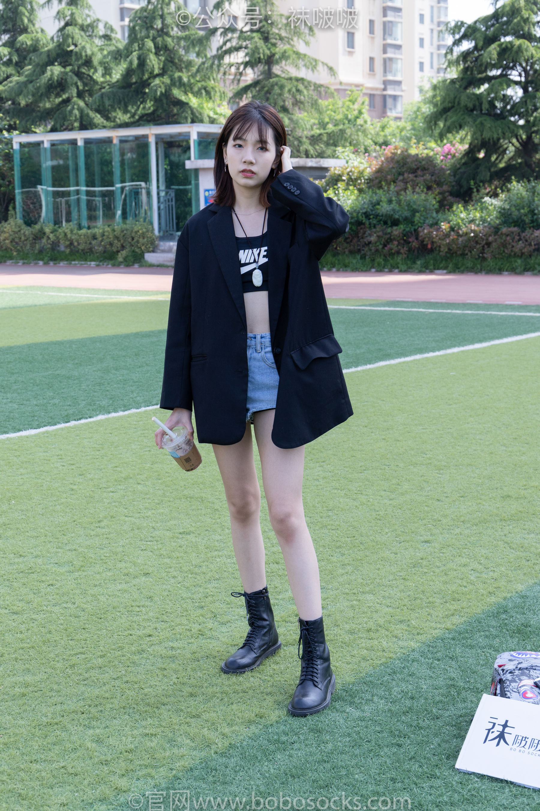 BoBoSocks袜啵啵 No.010 小甜豆-马丁靴、白色短棉袜、裸足_第1张