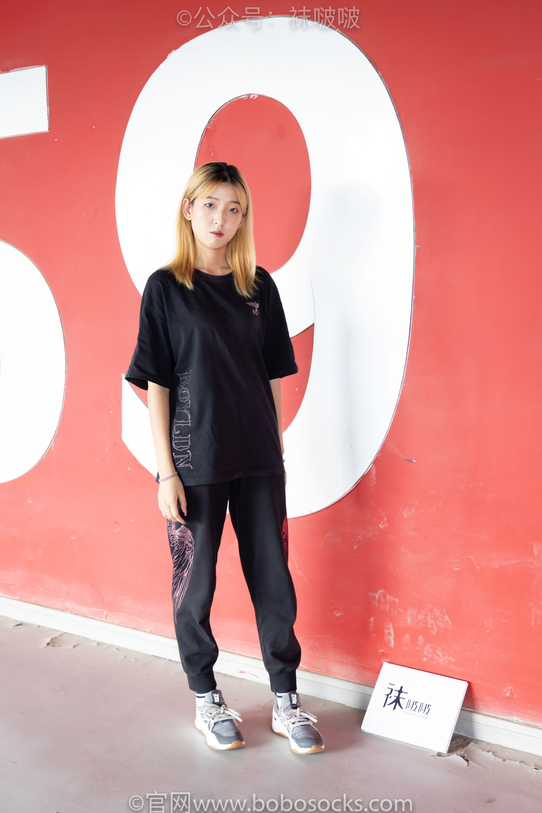 BoBoSocks袜啵啵 No.018 木木-运动鞋、白棉袜、裸足_第3张