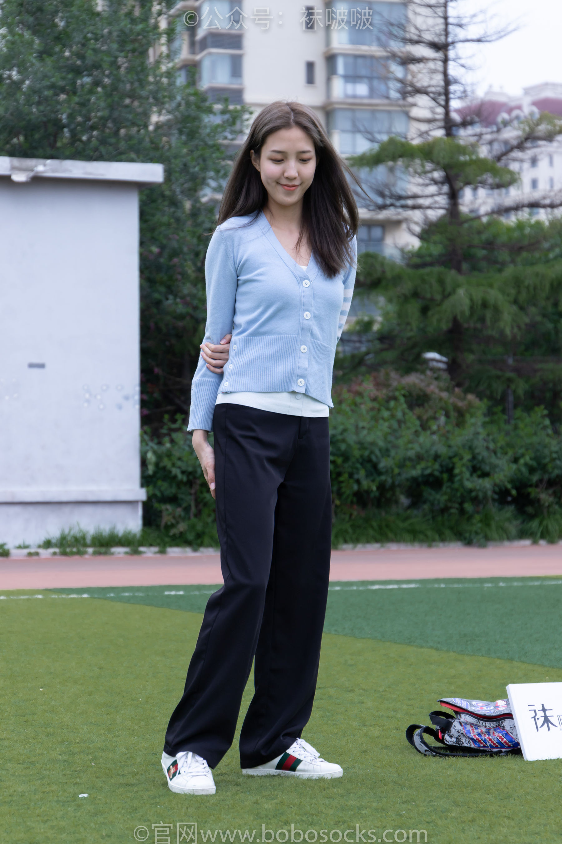 BoBoSocks袜啵啵 No.021 泡芙-板鞋、白棉袜、裸足_第2张