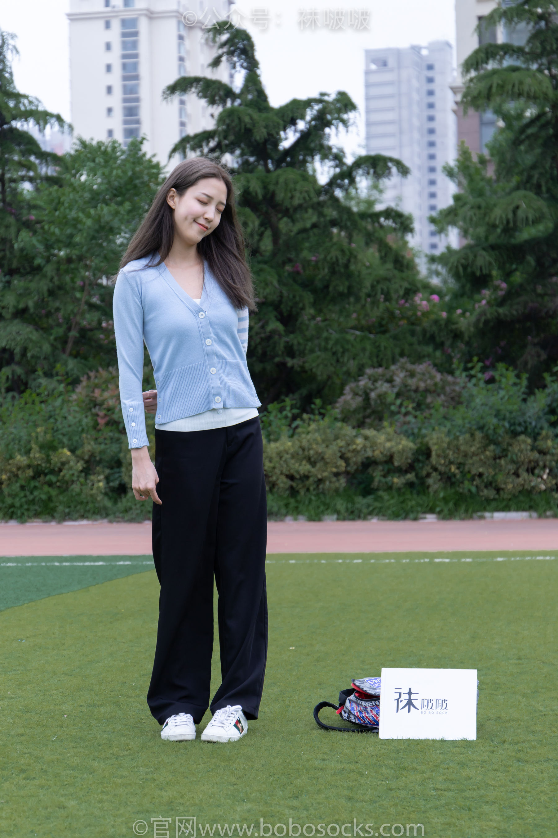 BoBoSocks袜啵啵 No.021 泡芙-板鞋、白棉袜、裸足_第3张