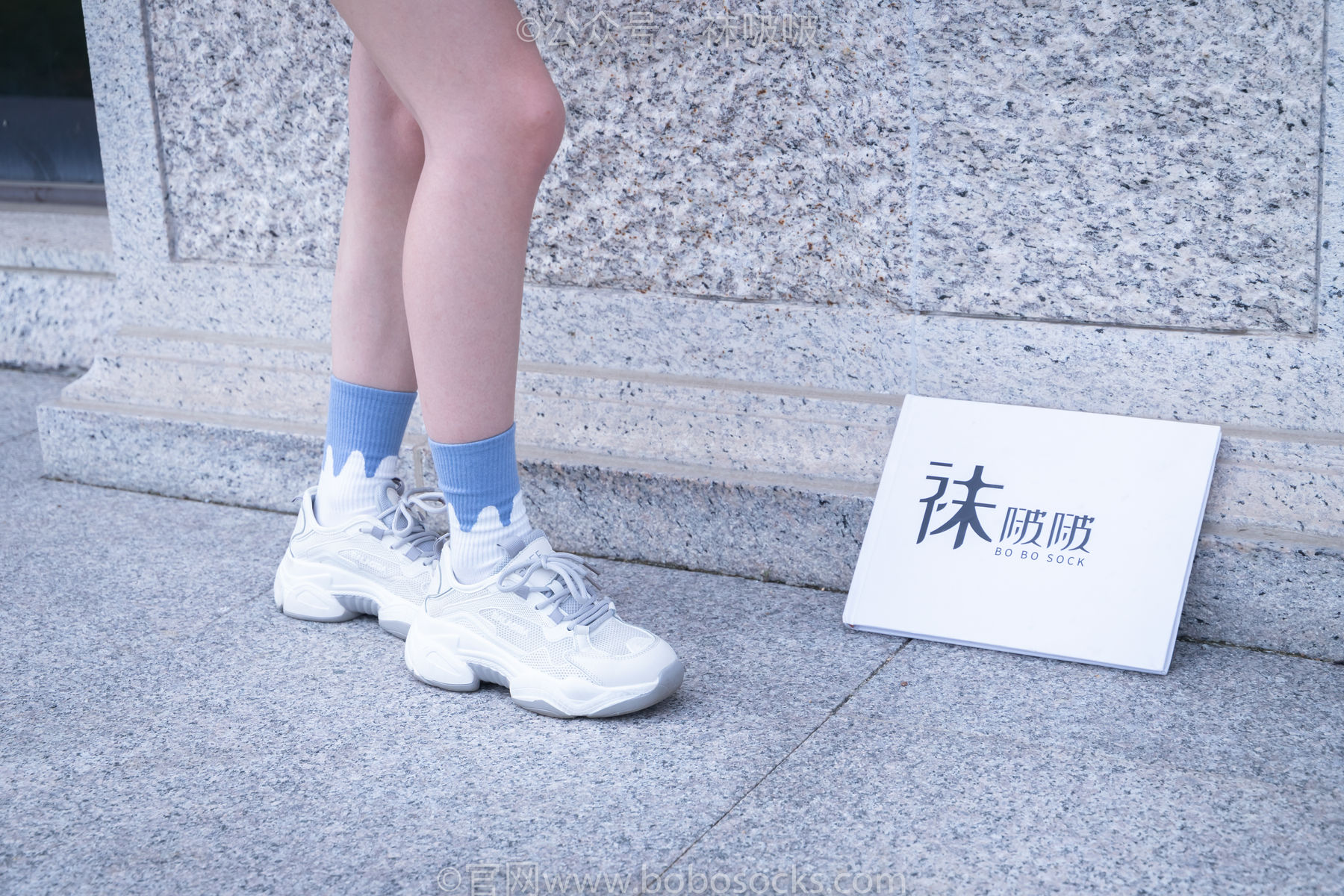 BoBoSocks袜啵啵 No.028 小米-运动鞋、白棉袜、裸足_第3张