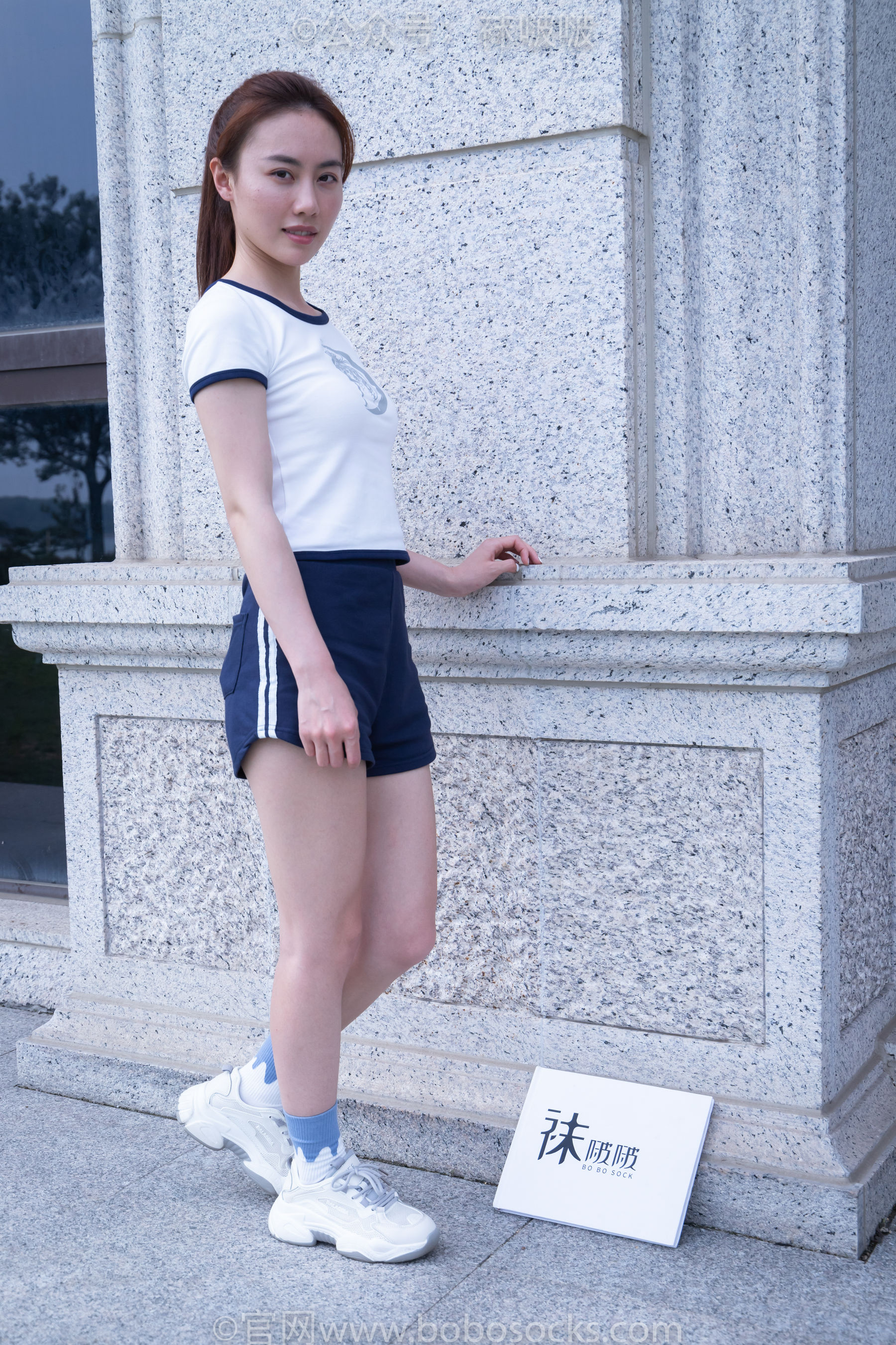 BoBoSocks袜啵啵 No.028 小米-运动鞋、白棉袜、裸足_第5张