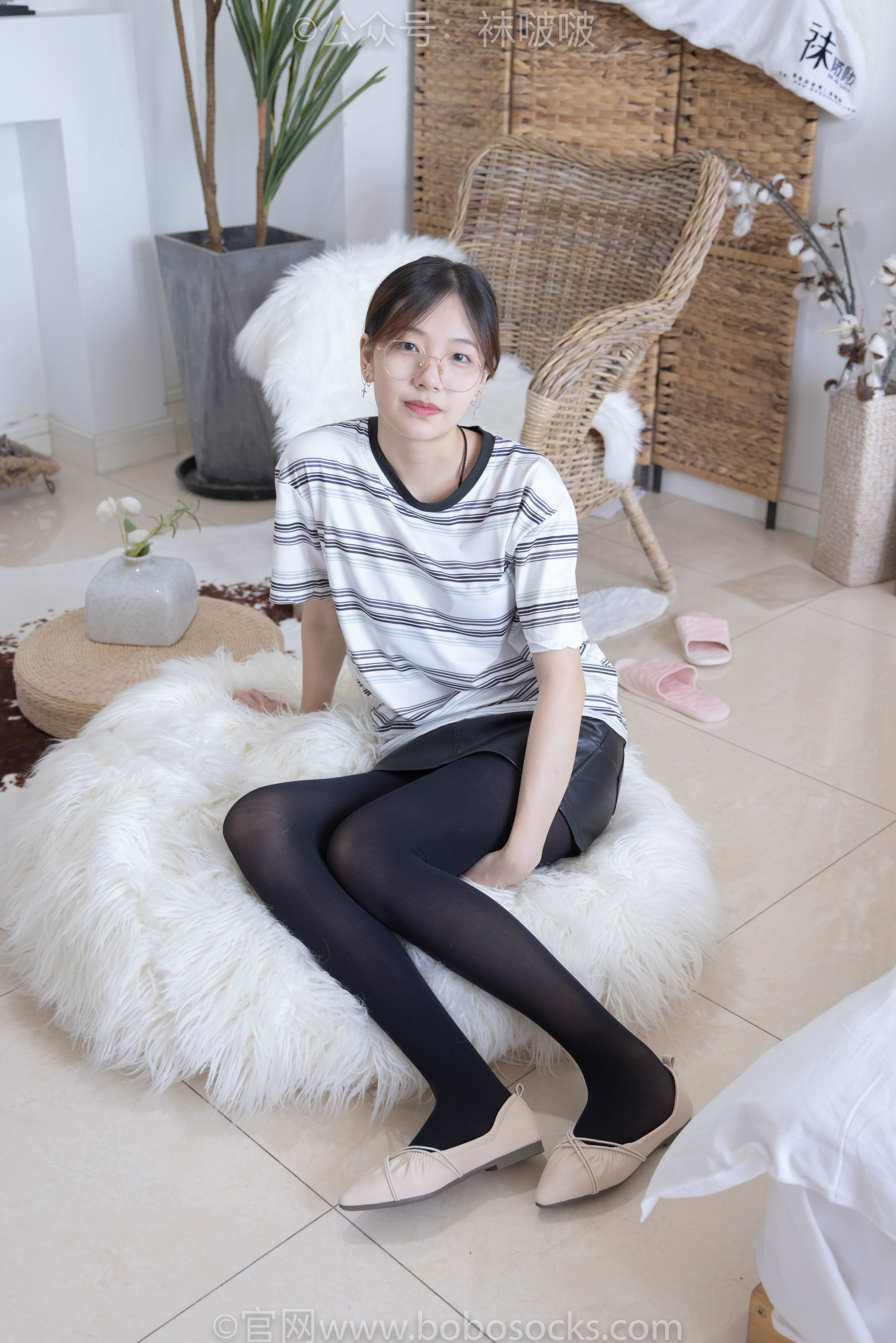 BoBoSocks袜啵啵 No.029 小甜豆-平底鞋、厚黑丝、厚肉丝、踩饼干_第2张