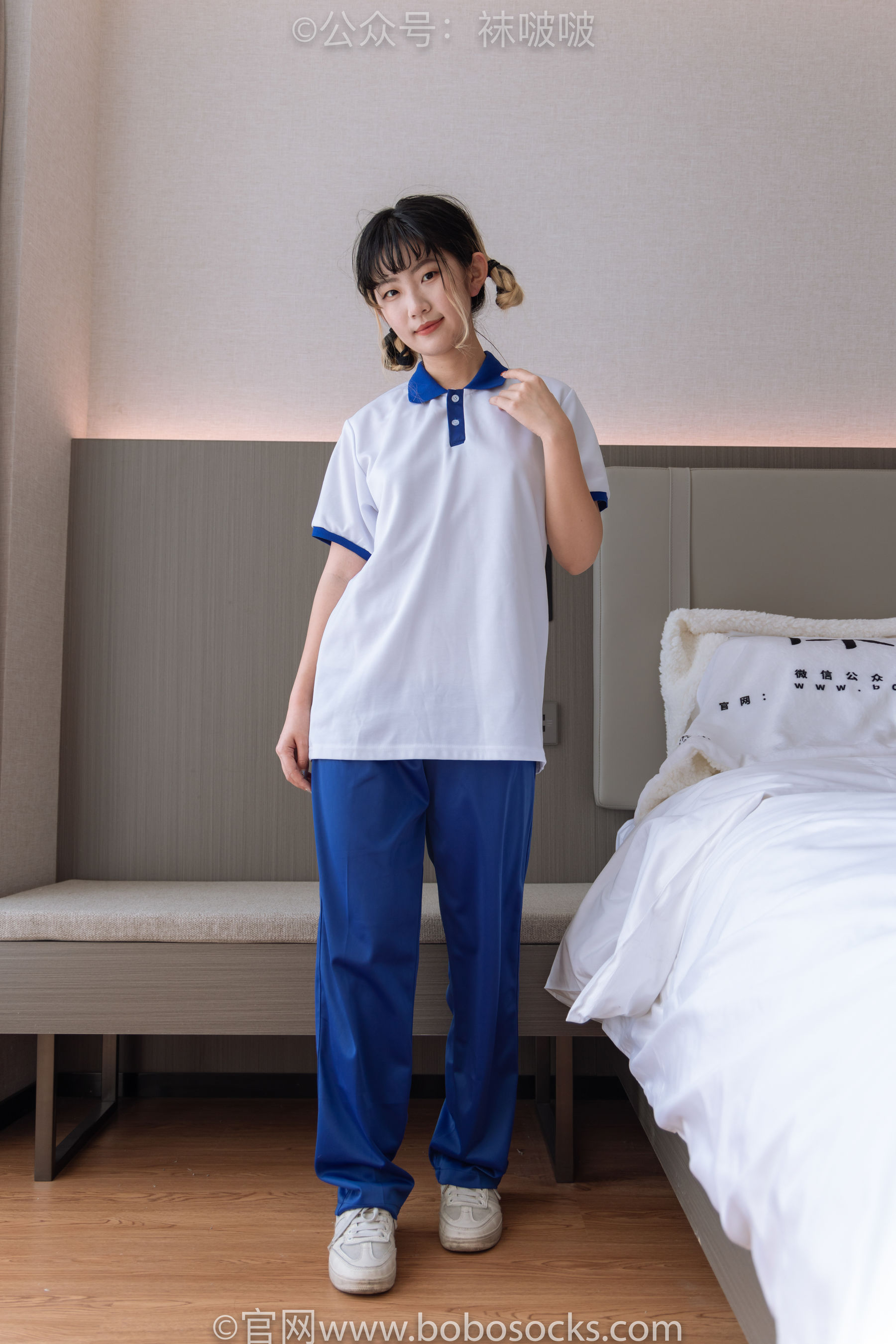 BoBoSocks袜啵啵 No.042 砂糖-校服、板鞋、白棉袜、油亮白丝_第1张