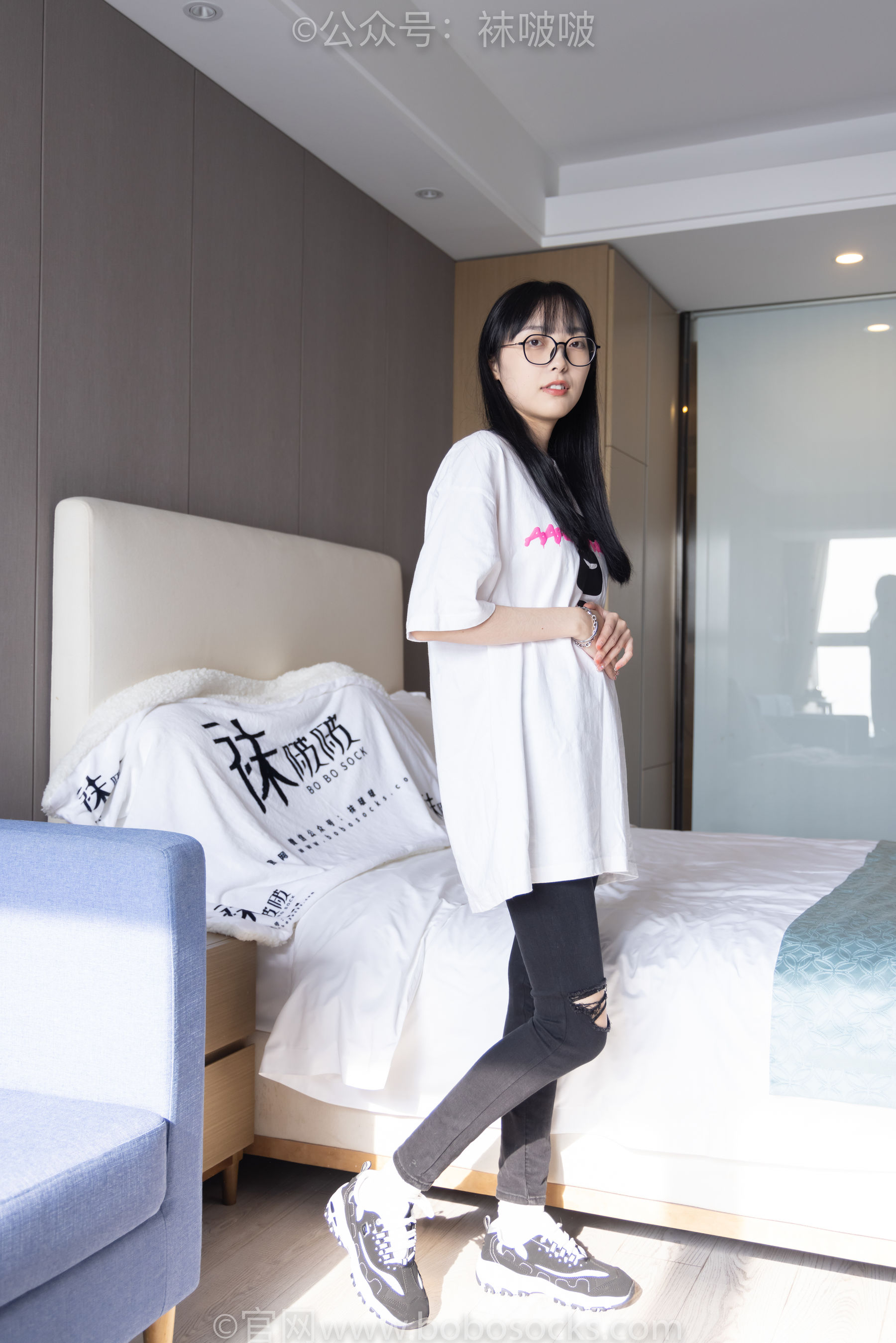 BoBoSocks袜啵啵 No.055 稚予-斯凯奇运动鞋、白棉袜、黑棉袜_第2张