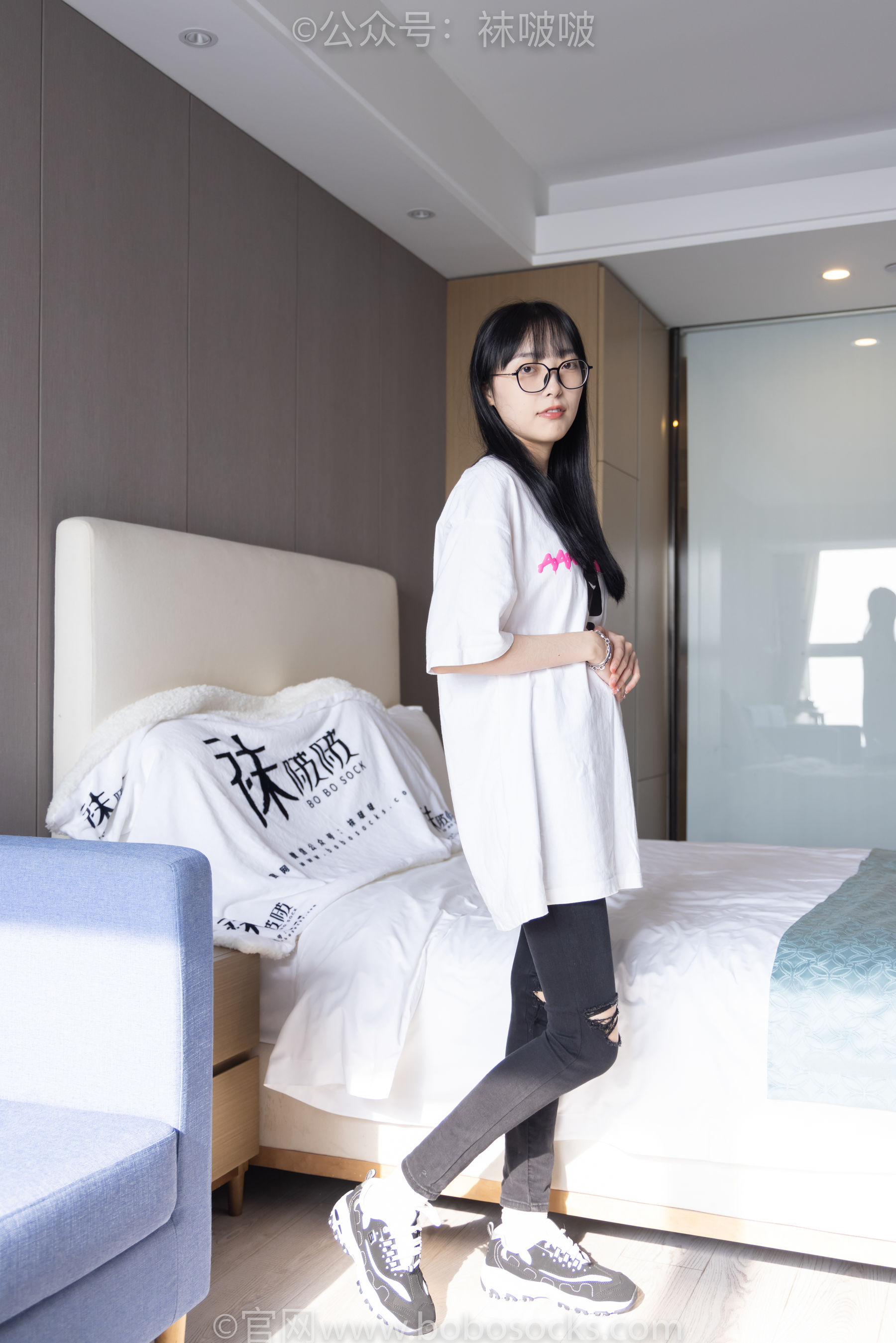 BoBoSocks袜啵啵 No.055 稚予-斯凯奇运动鞋、白棉袜、黑棉袜_第3张
