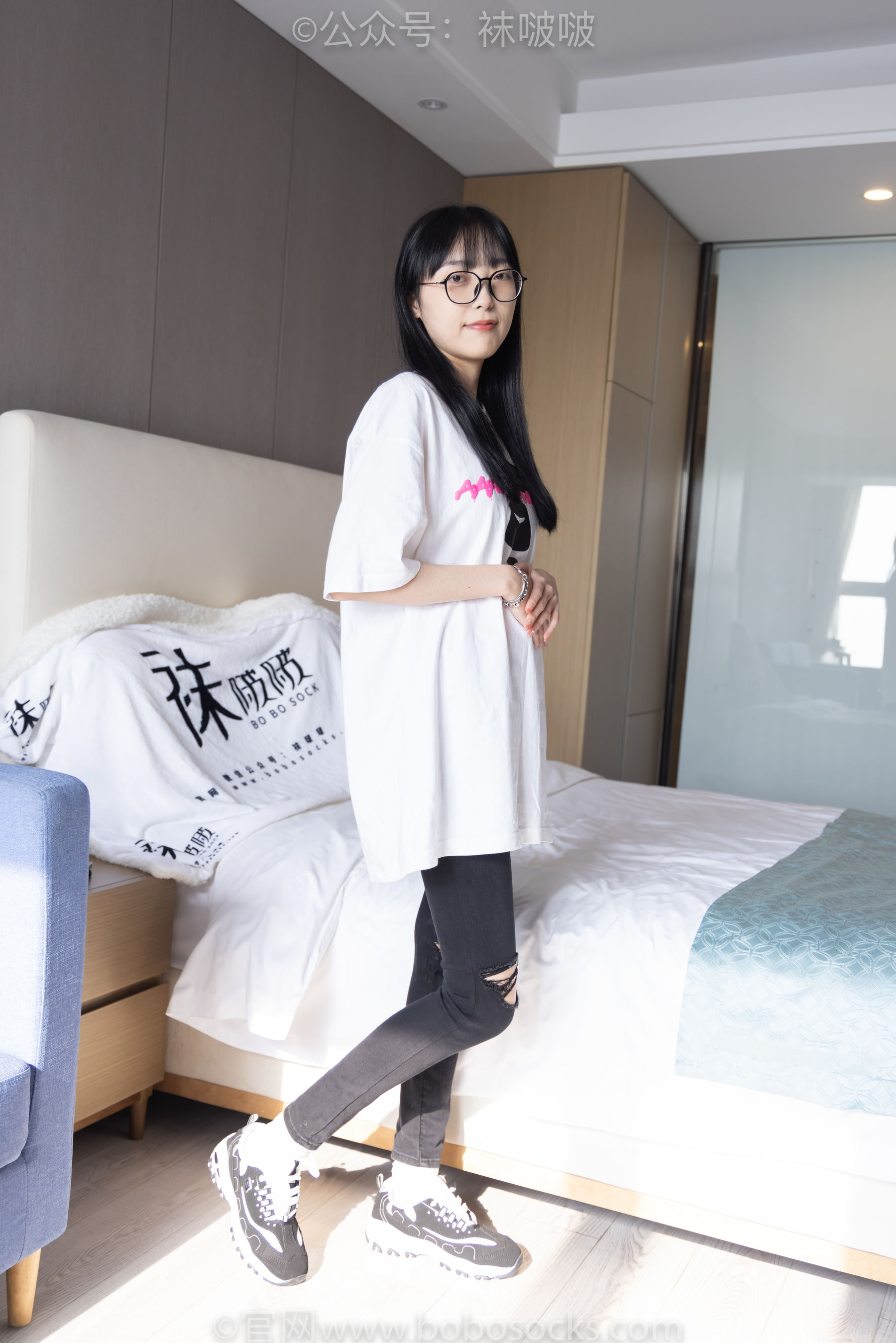 BoBoSocks袜啵啵 No.055 稚予-斯凯奇运动鞋、白棉袜、黑棉袜_第4张