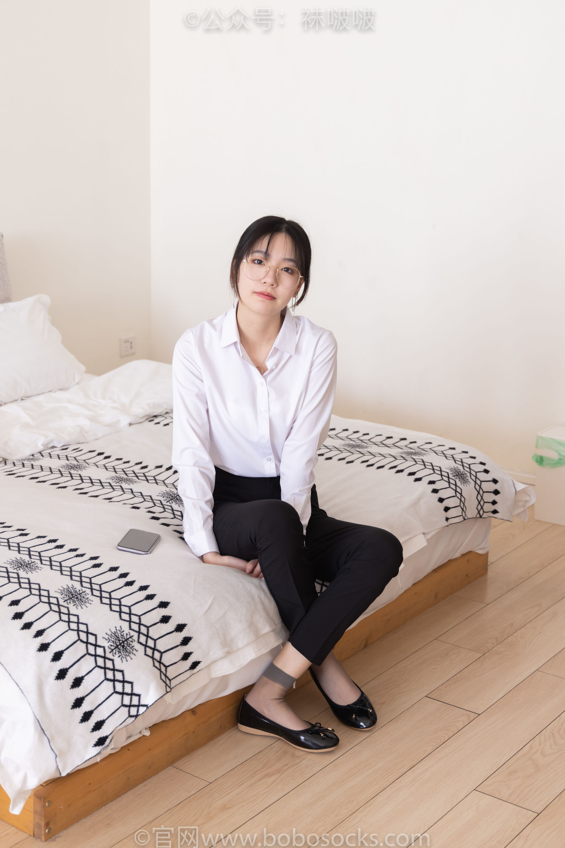 BoBoSocks袜啵啵 No.085 小甜豆-平底鞋、短灰丝、短肉丝_第1张