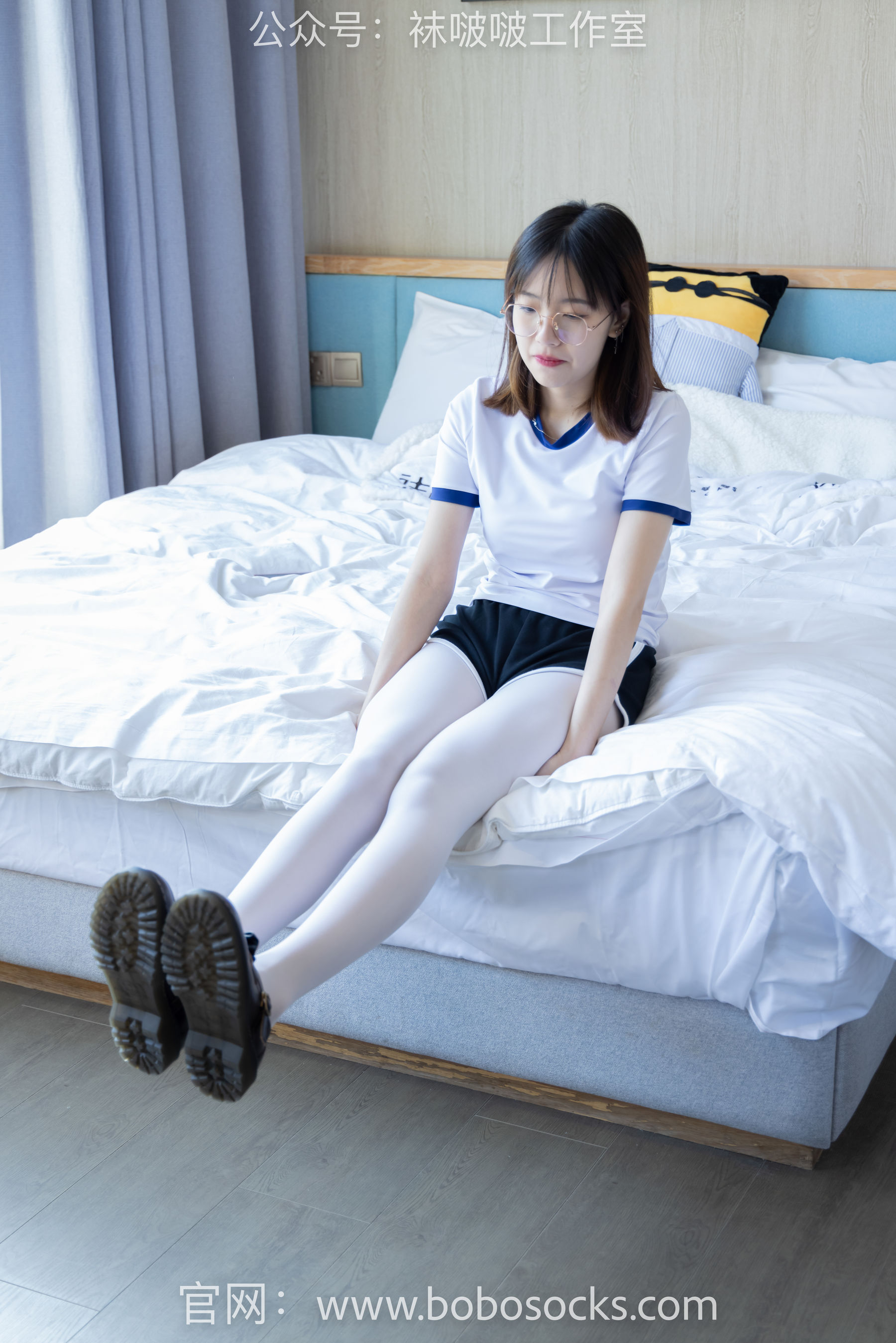 BoBoSocks袜啵啵 No.108 小甜豆-皮鞋、厚白丝、踩奶油蛋糕剧情_第1张