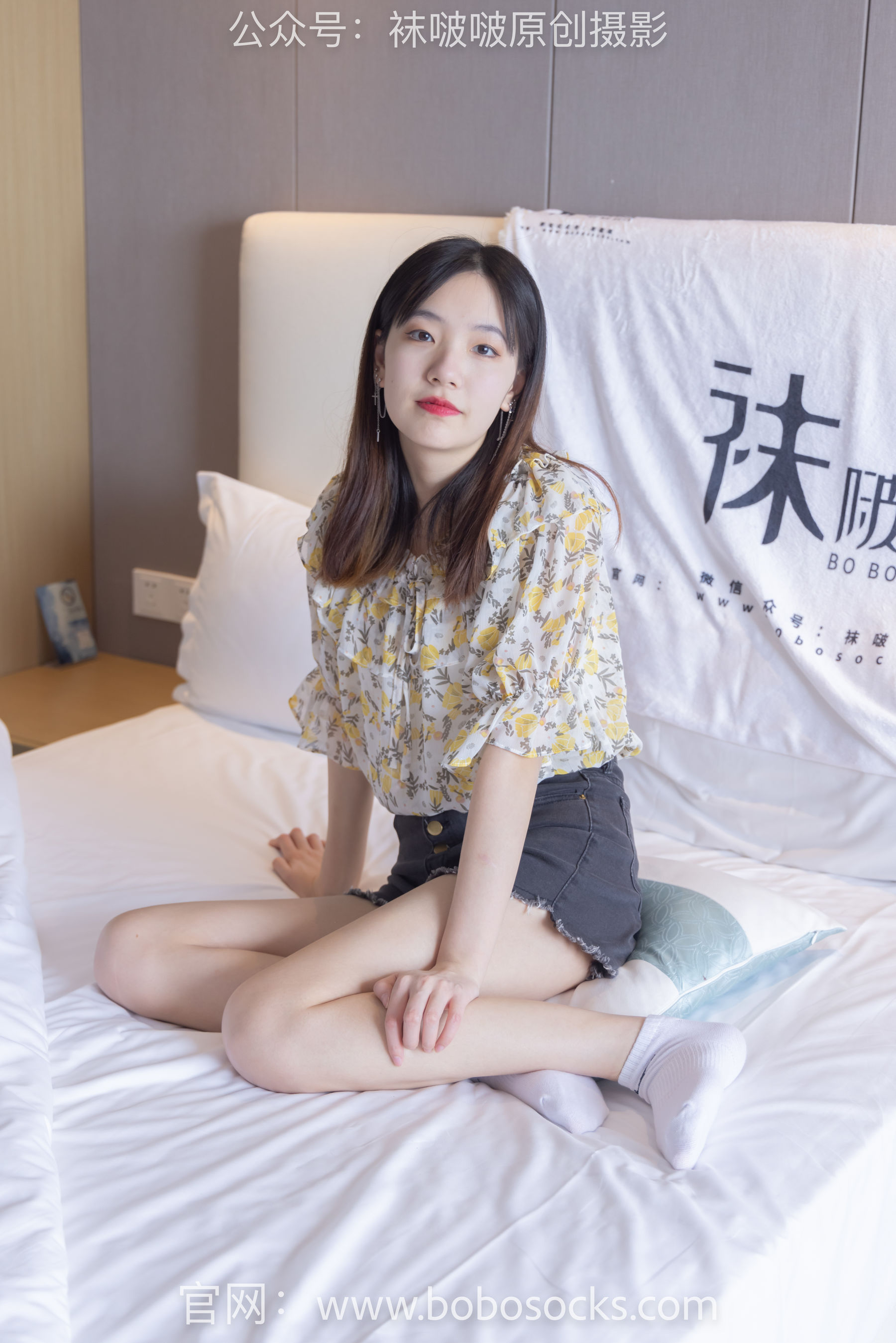 BoBoSocks袜啵啵 No.136 小甜豆-高跟长靴、白棉袜、裸足_第3张
