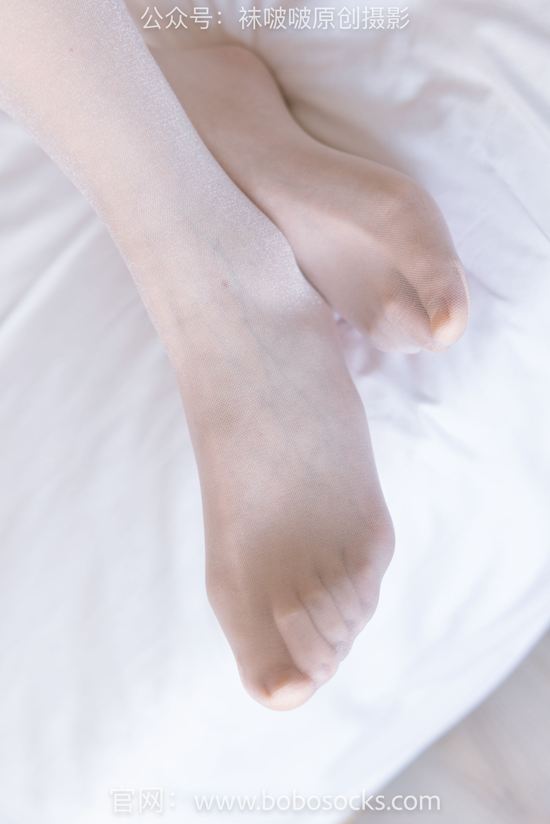 BoBoSocks袜啵啵 No.154 小甜豆-两双高跟鞋、珠光白丝、女仆装_第3张