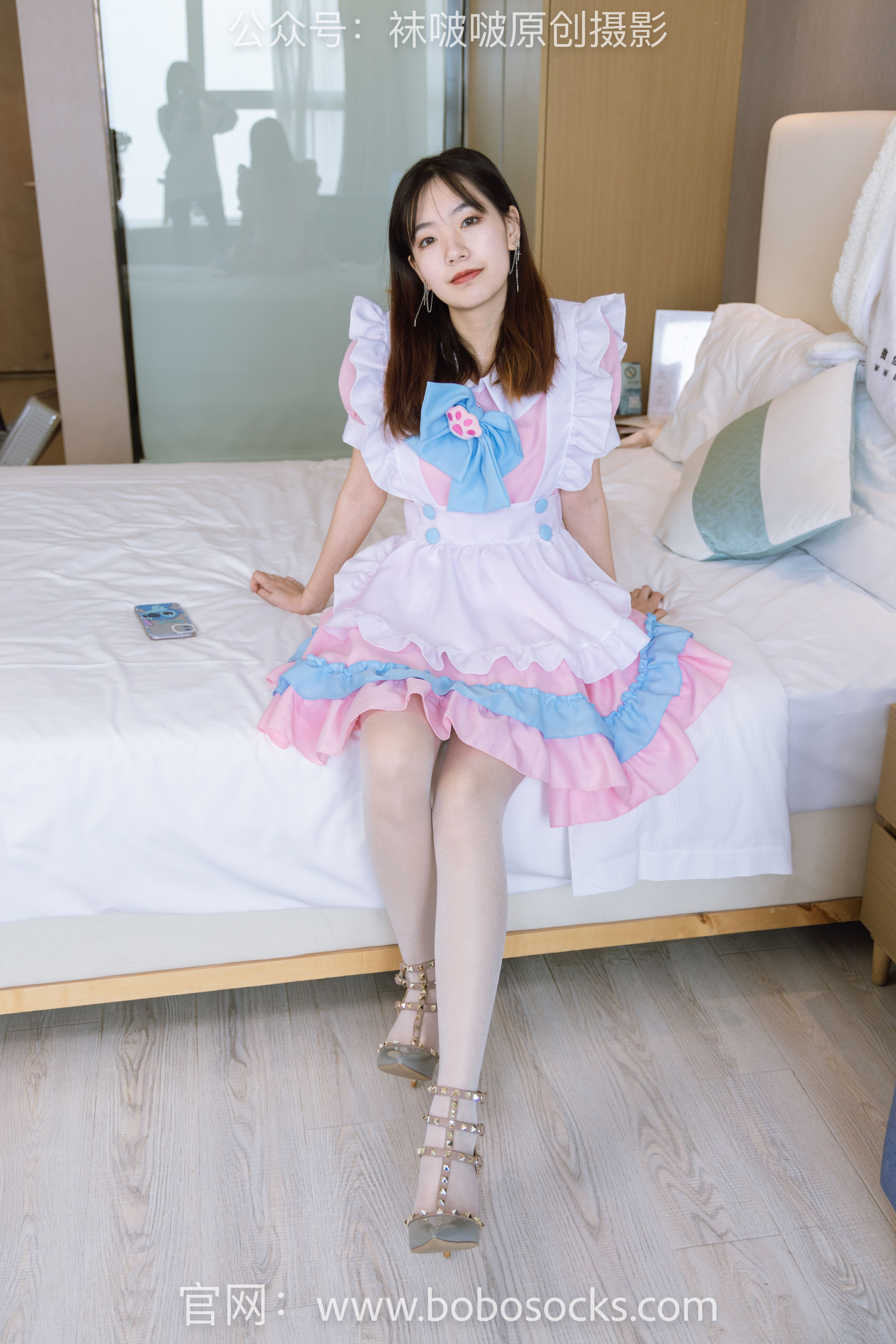 BoBoSocks袜啵啵 No.154 小甜豆-两双高跟鞋、珠光白丝、女仆装_第4张