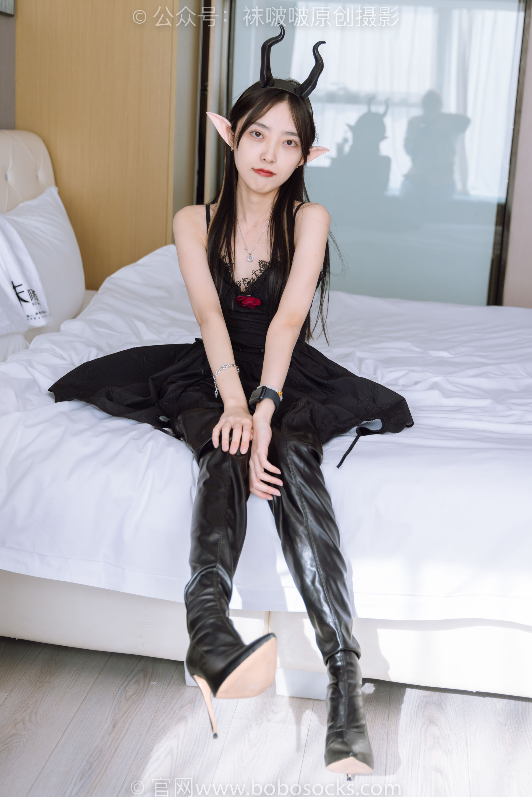 BoBoSocks袜啵啵 No.168 稚予-高跟鞋、长靴、油亮黑丝、手撕丝袜剧情_第1张