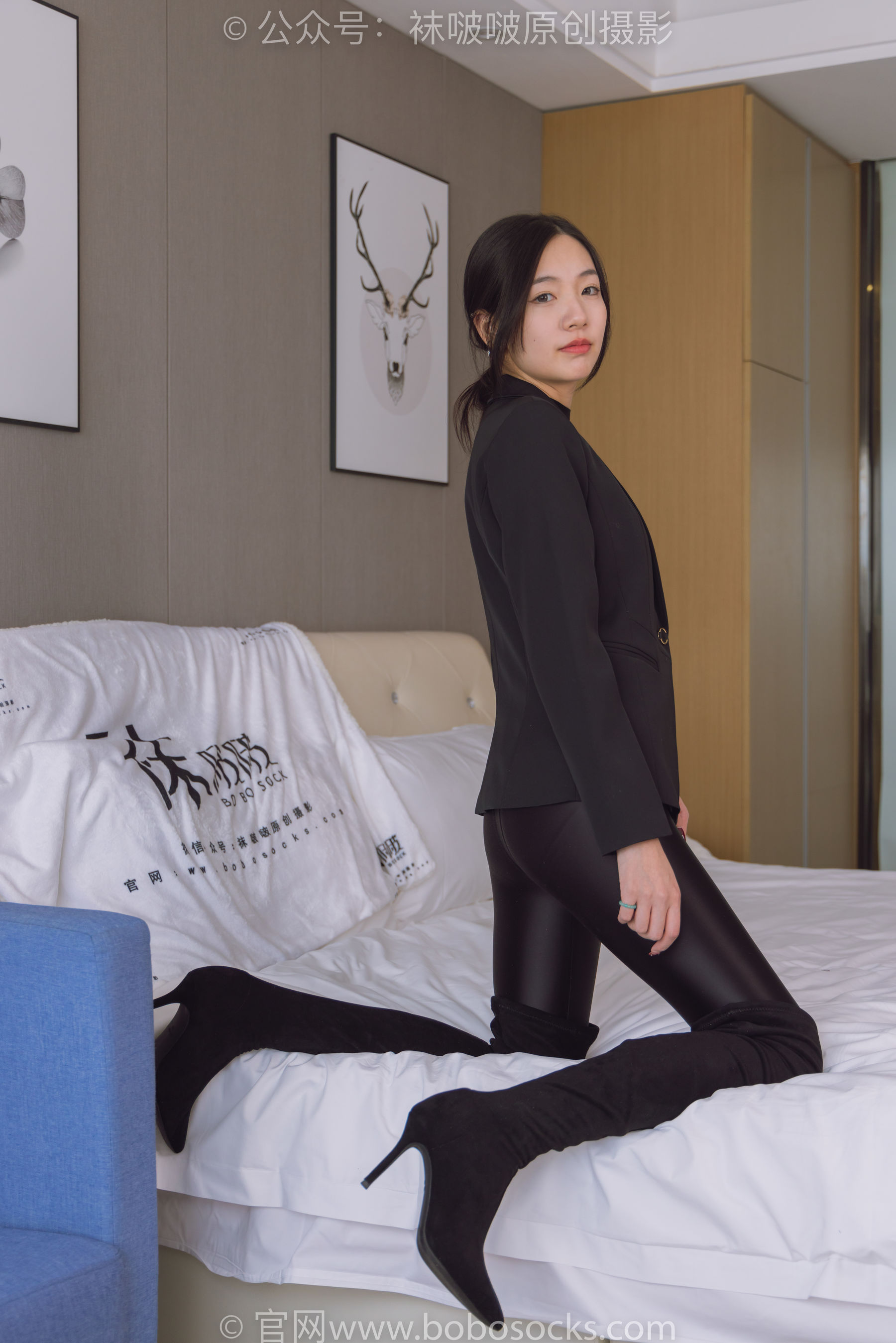 BoBoSocks袜啵啵 No.188 小甜豆-连体泳衣、高跟长靴、短肉丝、裸足_第1张