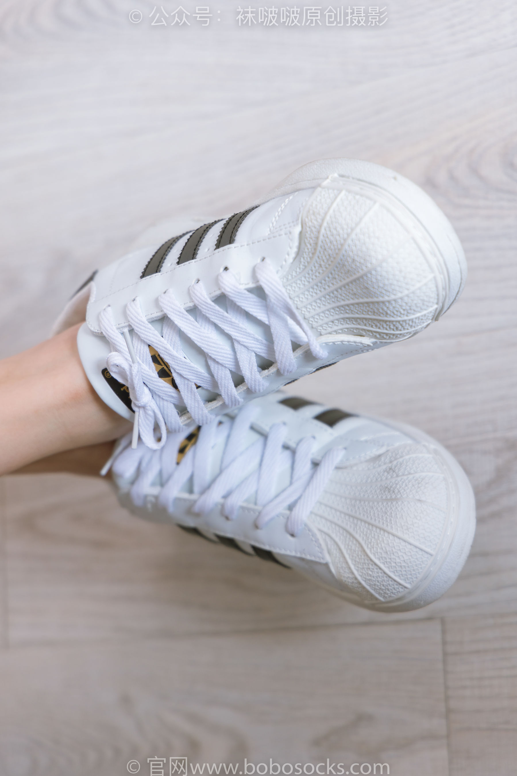 BoBoSocks袜啵啵 No.189 小甜豆-贝壳头板鞋、白棉袜、裸足_第2张