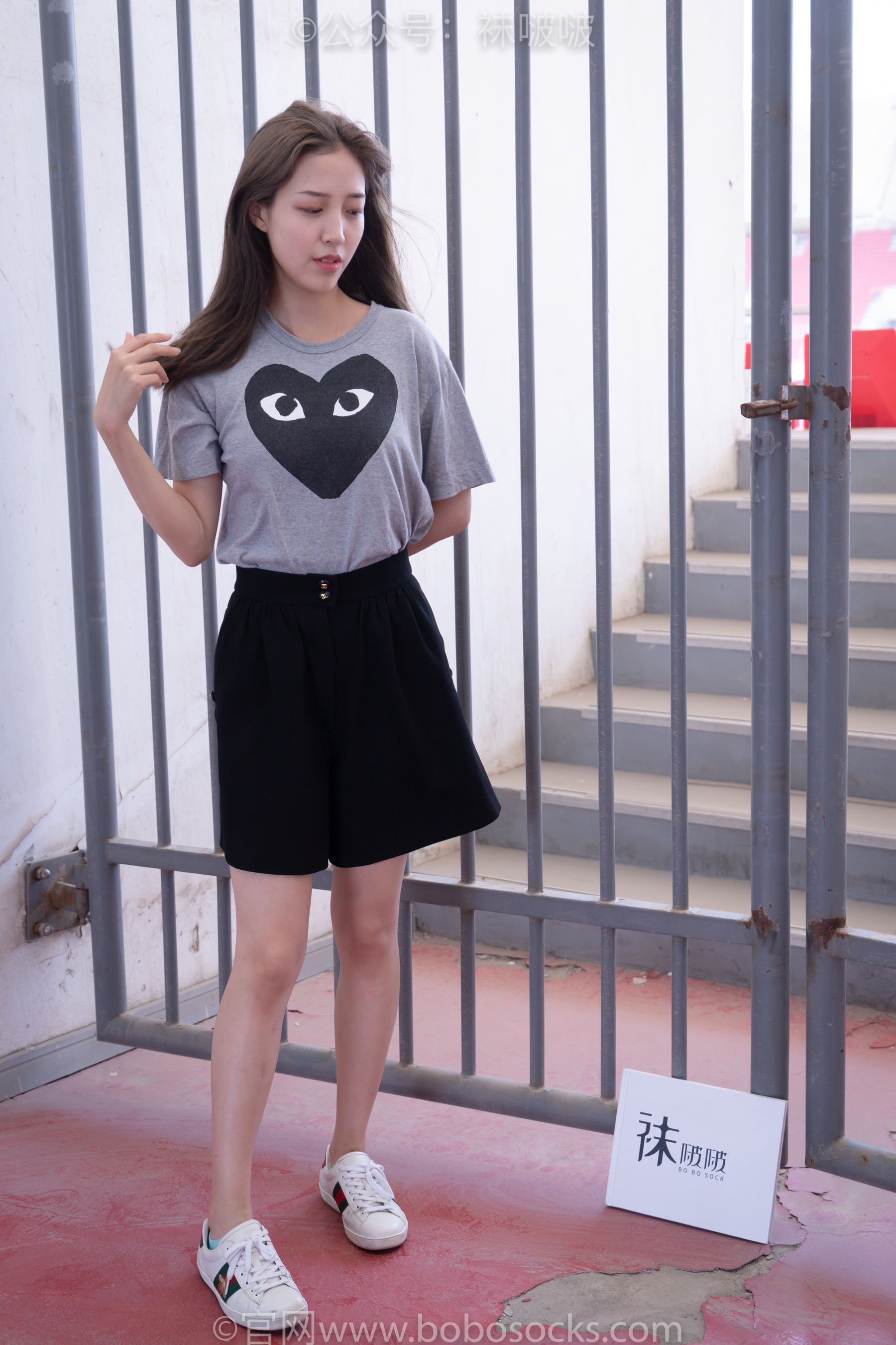 BoBoSocks袜啵啵 积分限定作品006 泡芙-板鞋、天蓝色短棉袜、裸足_第1张