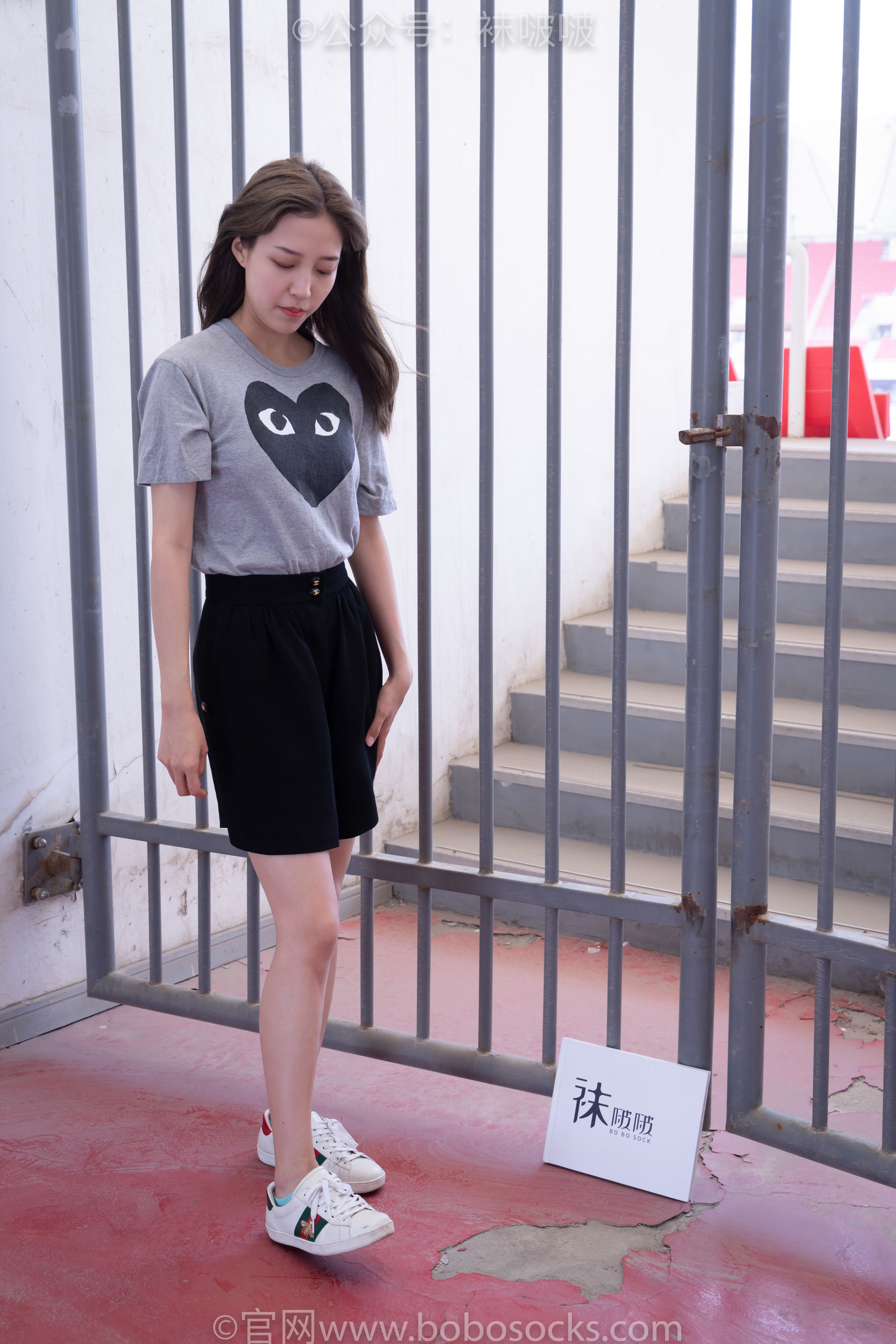 BoBoSocks袜啵啵 积分限定作品006 泡芙-板鞋、天蓝色短棉袜、裸足_第2张