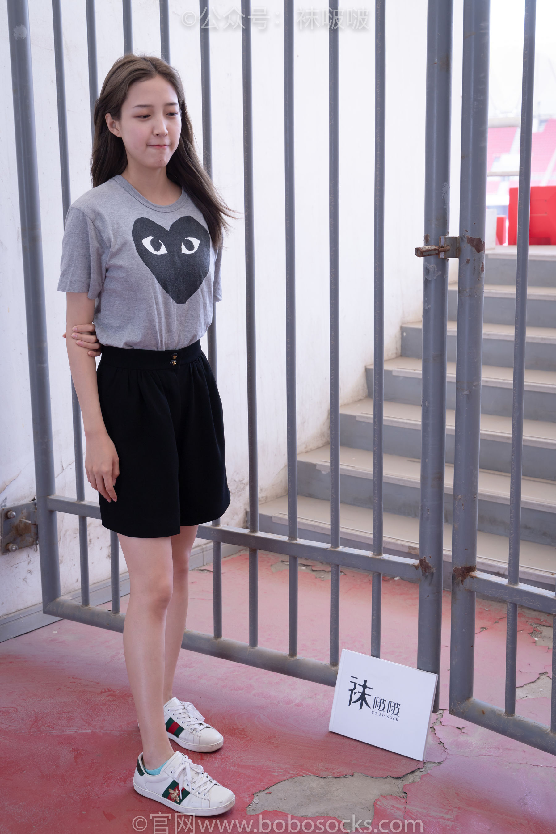 BoBoSocks袜啵啵 积分限定作品006 泡芙-板鞋、天蓝色短棉袜、裸足_第3张