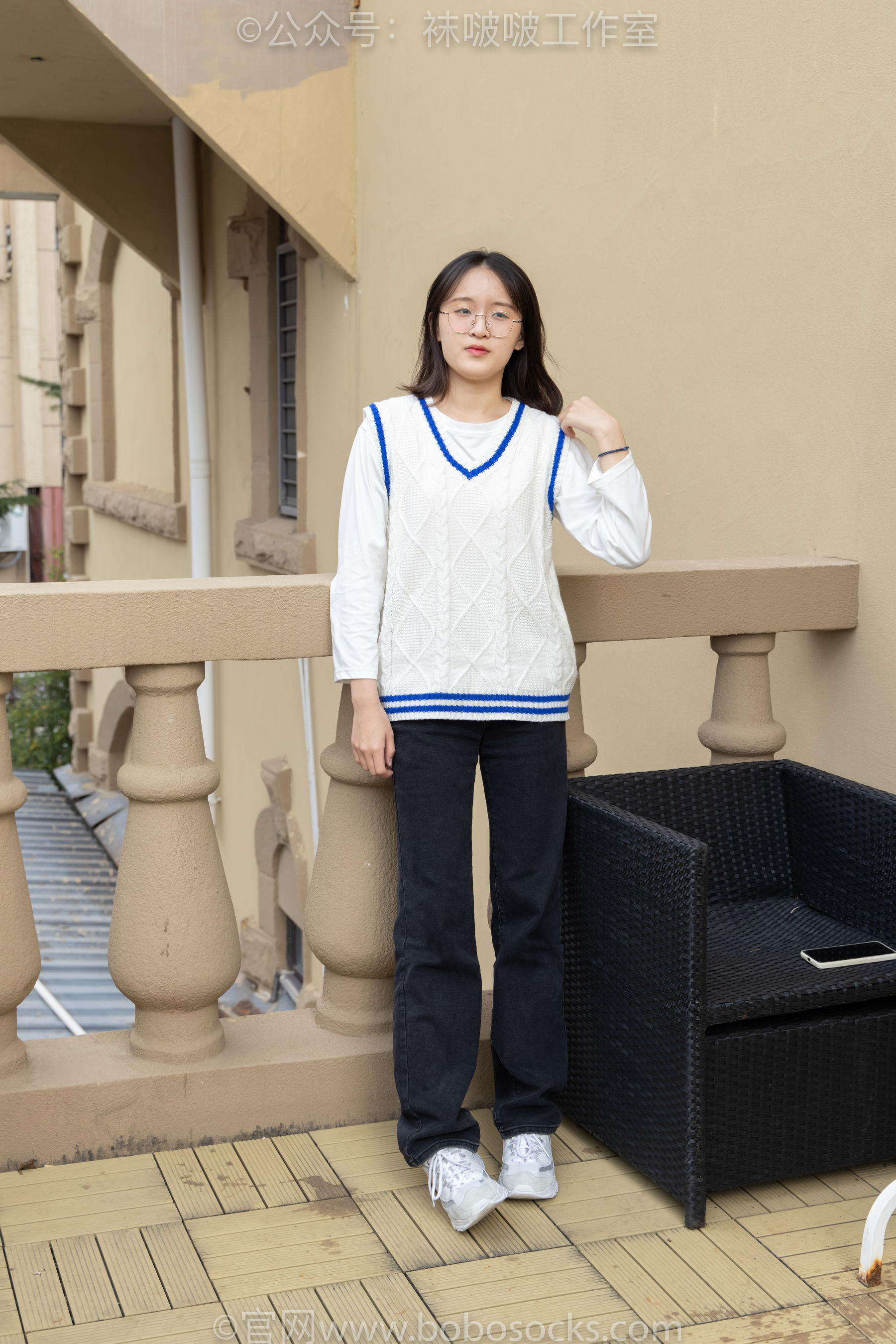 BoBoSocks袜啵啵 积分限定作品007 熊熊-运动鞋、白棉袜、裸足_第3张